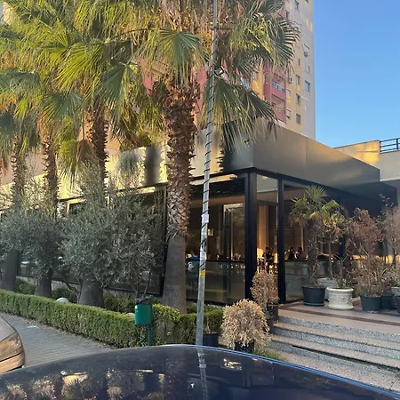 Apartament Skyview & *