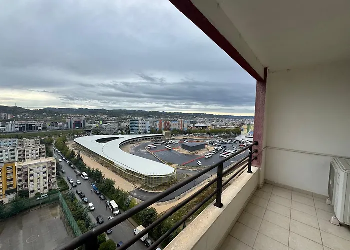 Apartament Skyview & *